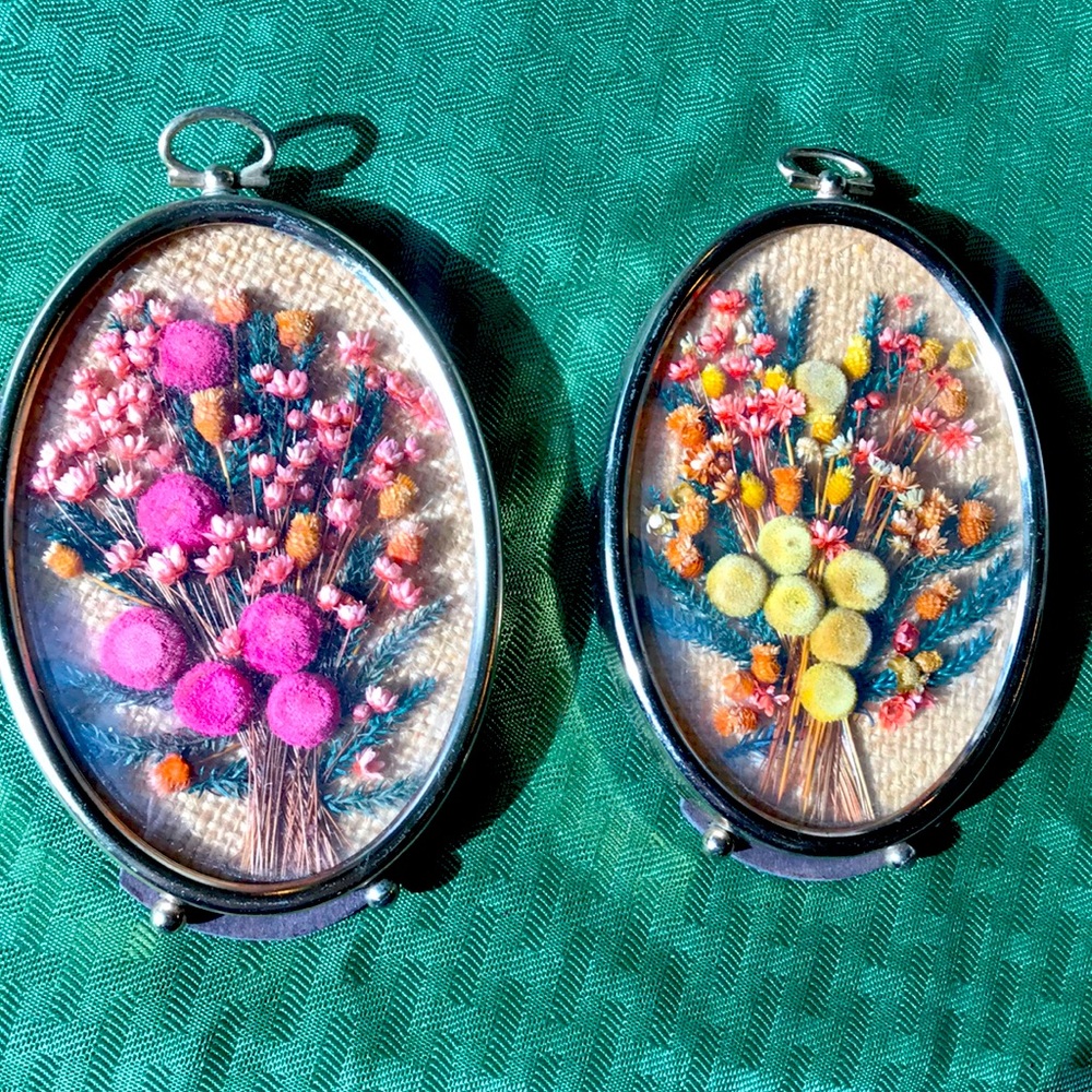 Adorable set of two vintage framed mini dried floral arrangements.